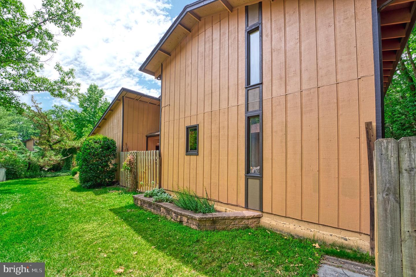 5222 Bradfield DRIVE