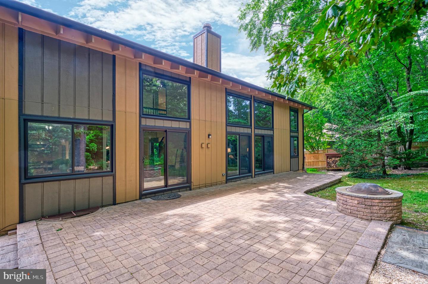 5222 Bradfield DRIVE