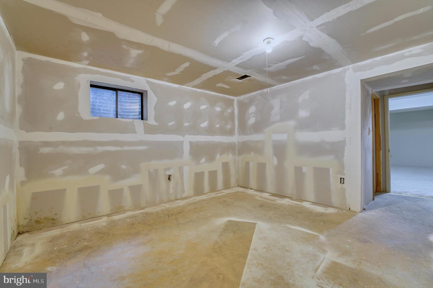 5222 Bradfield DRIVE
