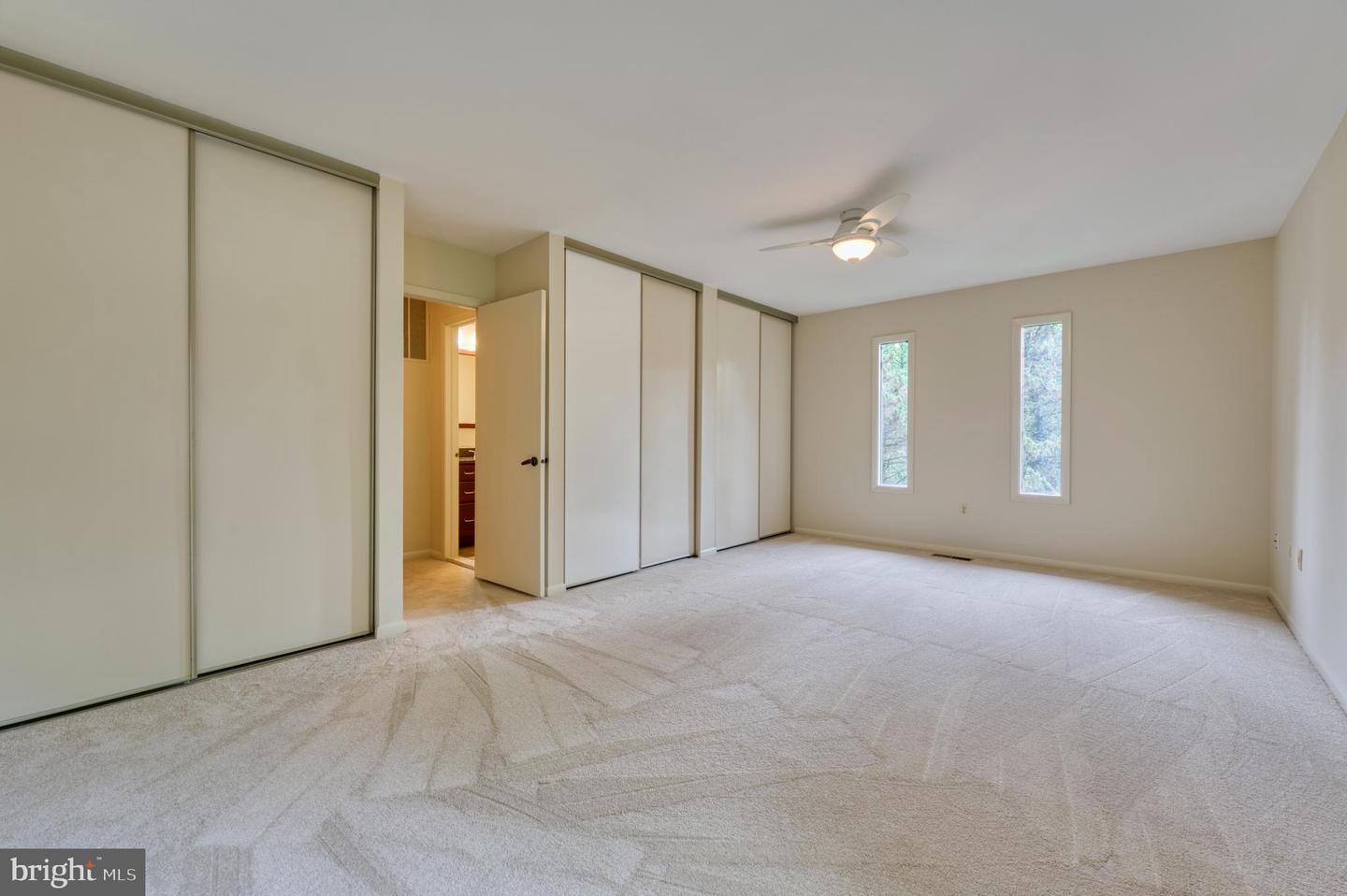 5222 Bradfield DRIVE