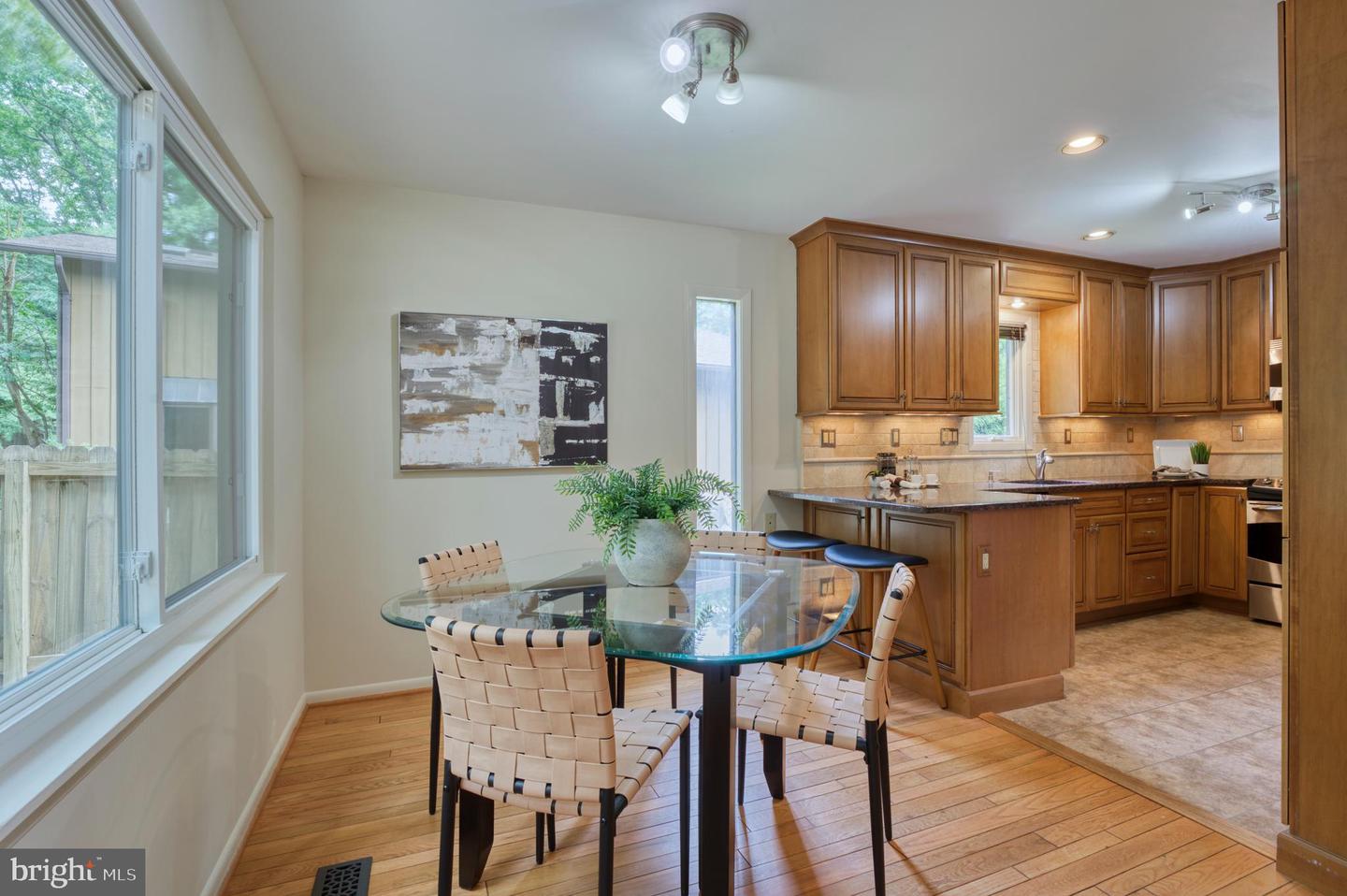 5222 Bradfield DRIVE