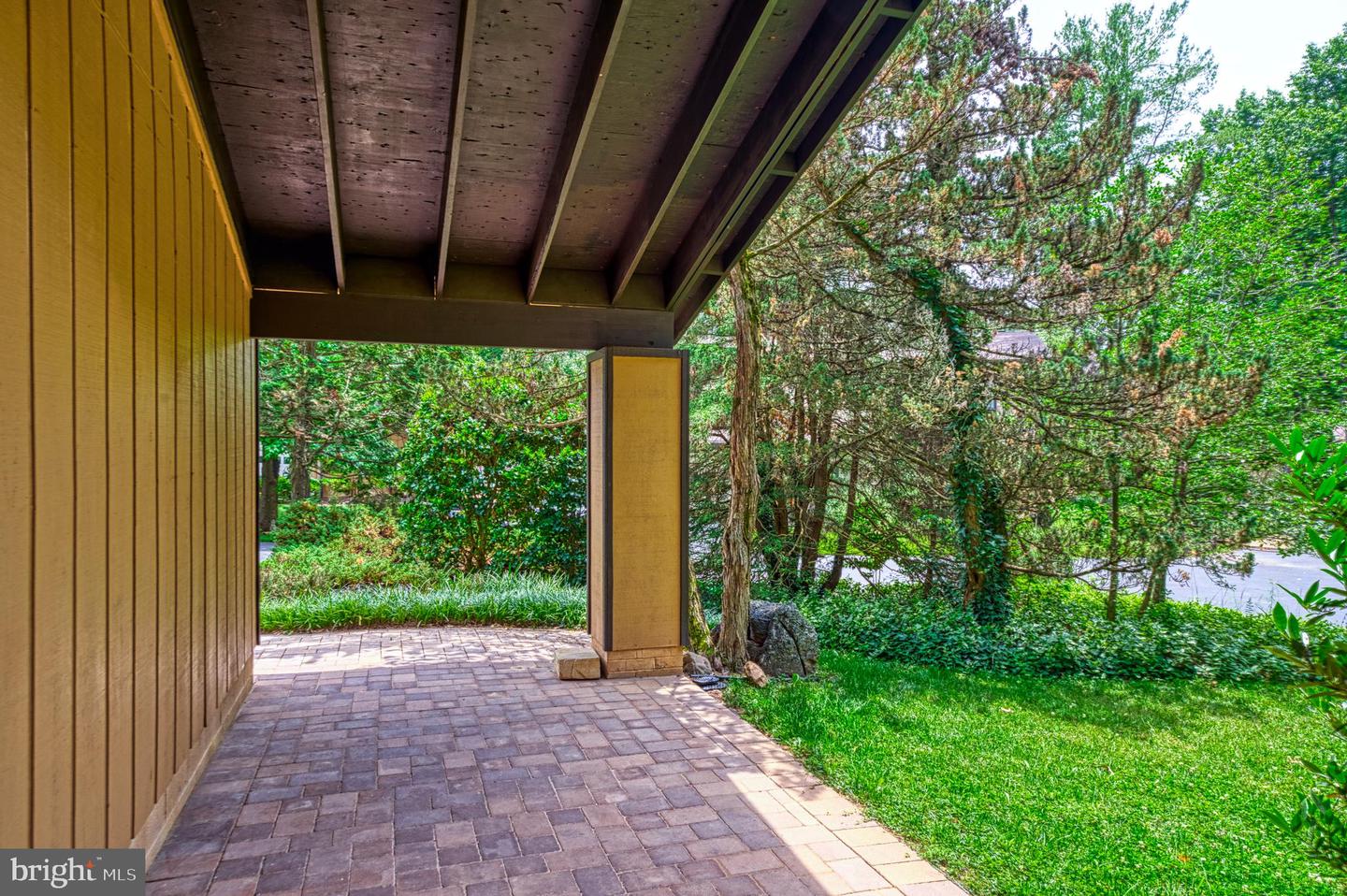 5222 Bradfield DRIVE