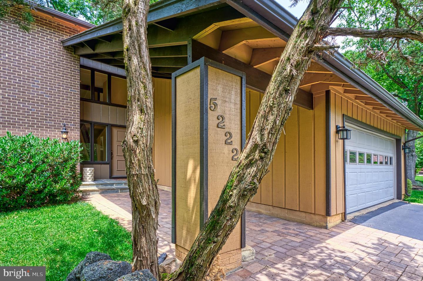 5222 Bradfield DRIVE