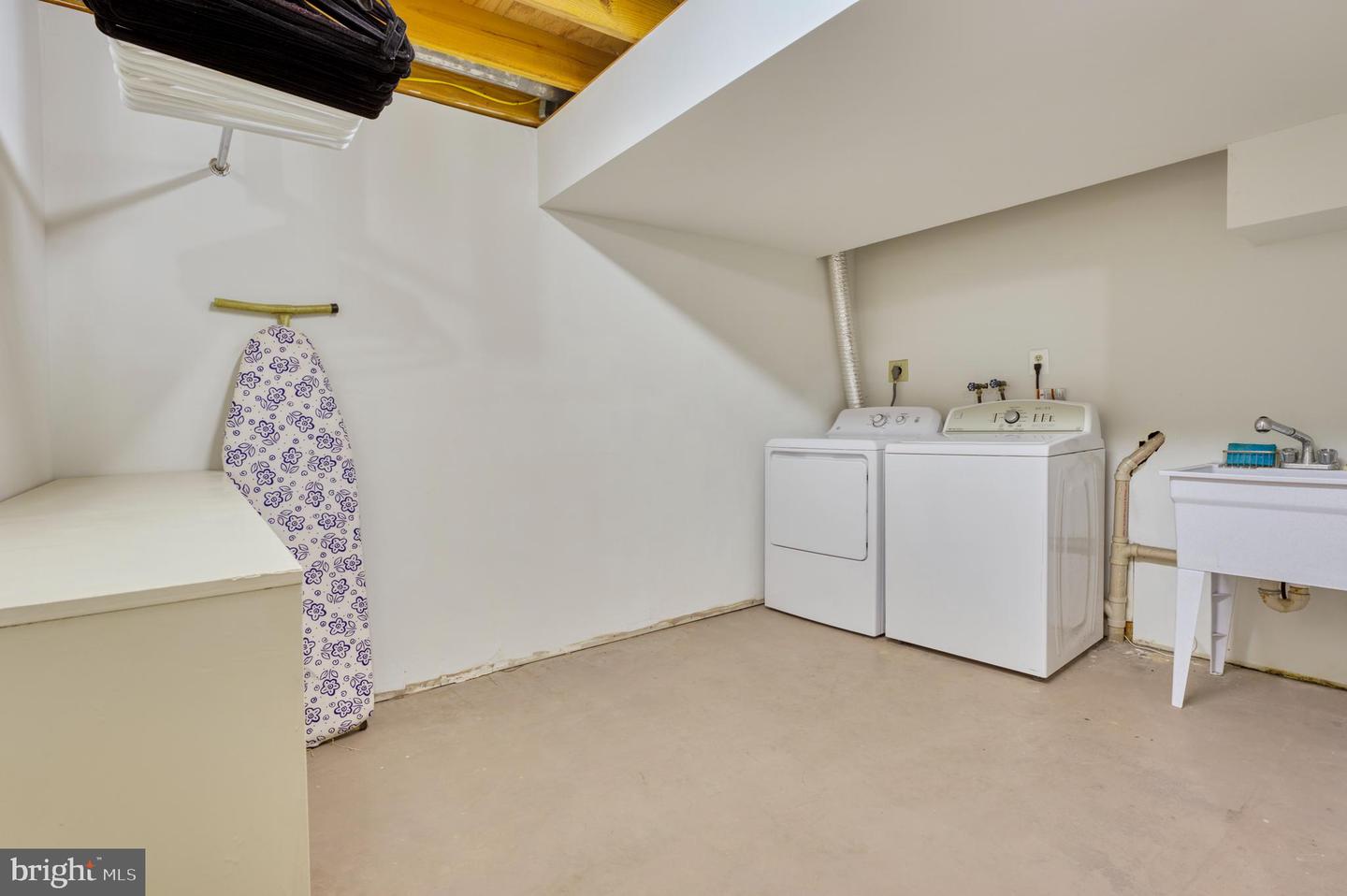 5222 Bradfield DRIVE