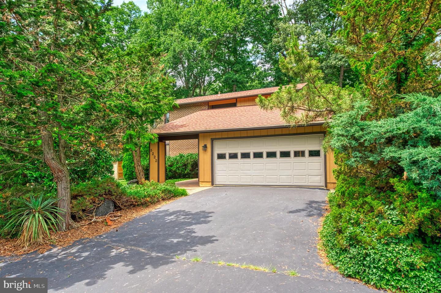 5222 Bradfield DRIVE