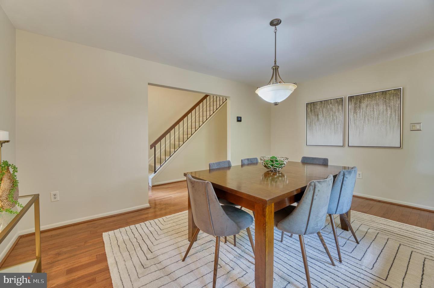 5222 Bradfield DRIVE