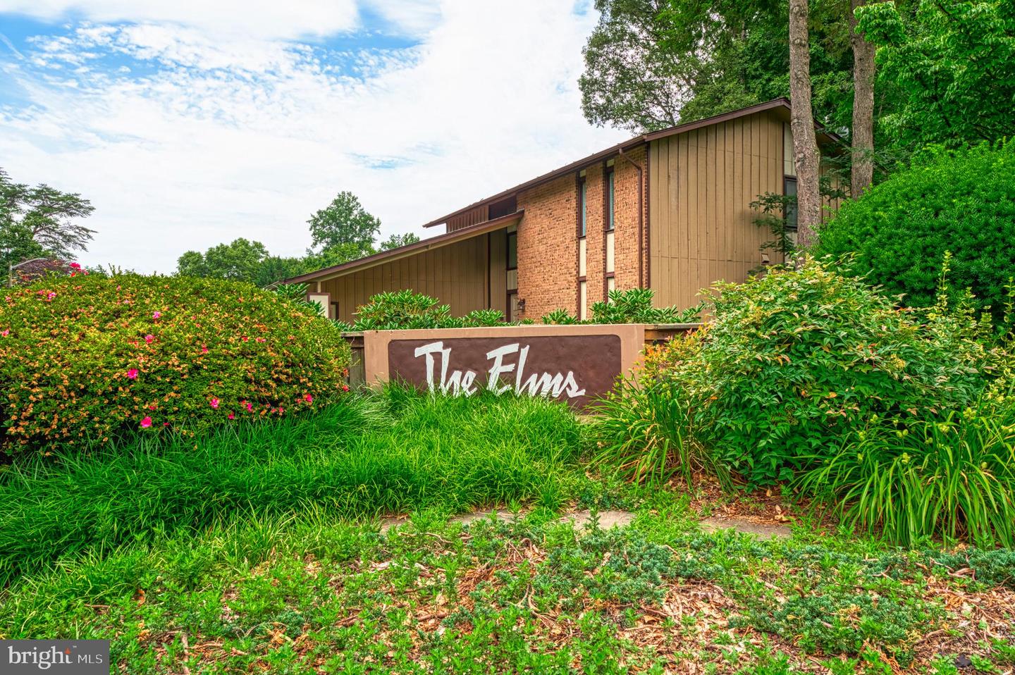 5222 Bradfield DRIVE