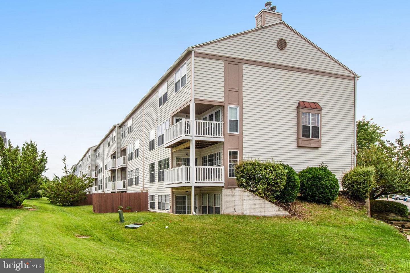 8248 Catbird CIRCLE Unit: 201