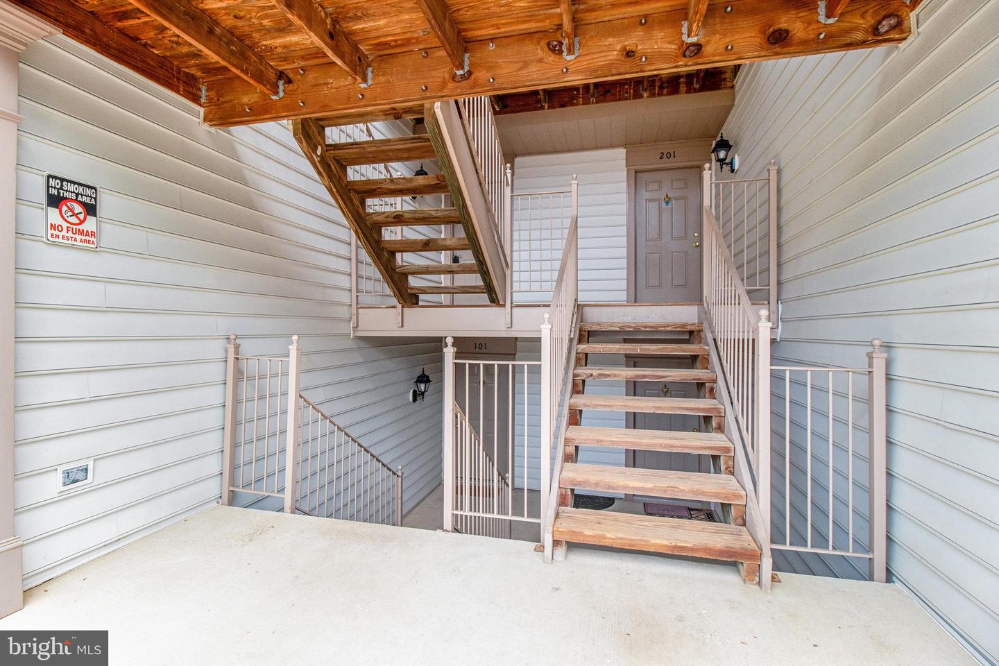 8248 Catbird CIRCLE Unit: 201