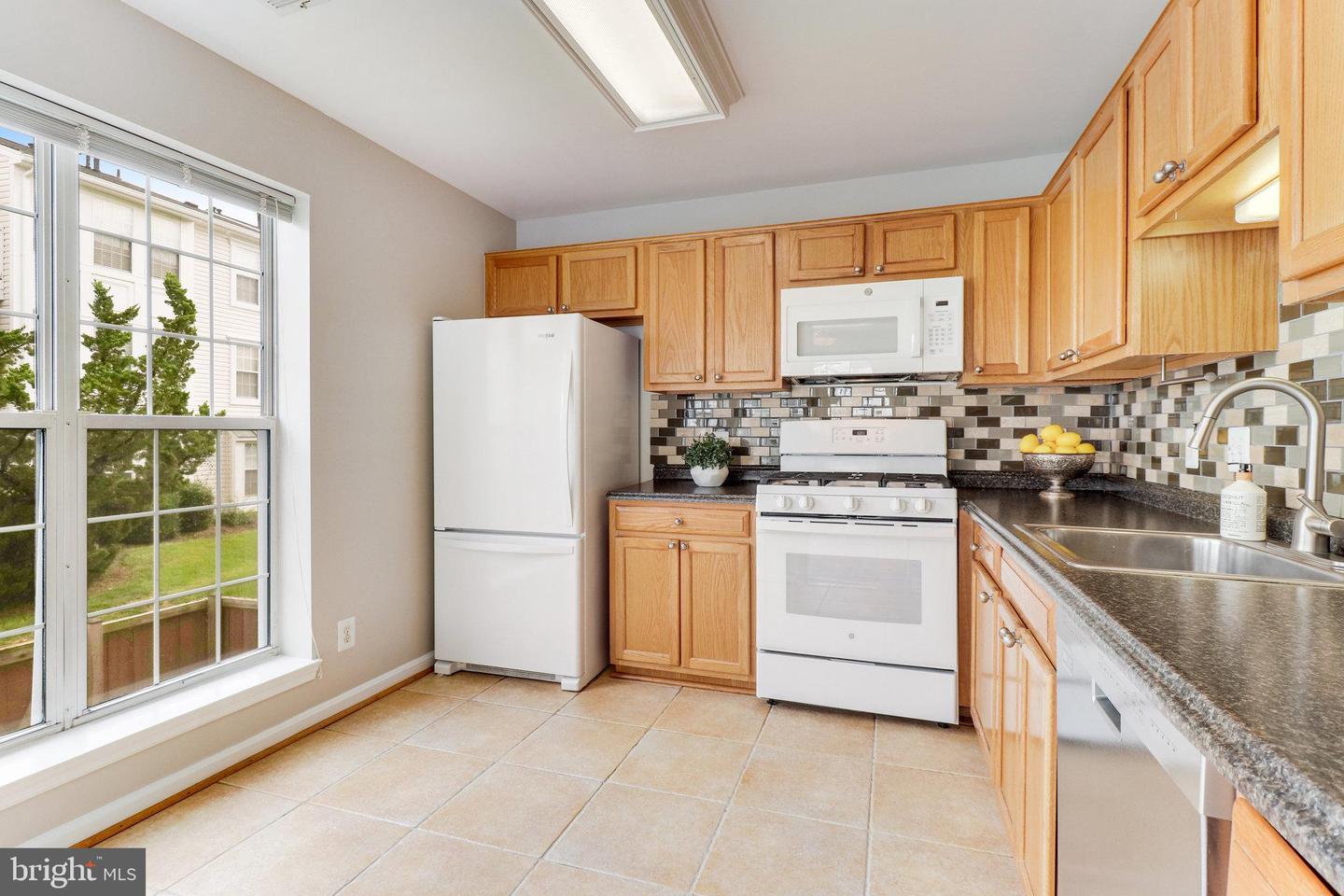 8248 Catbird CIRCLE Unit: 201