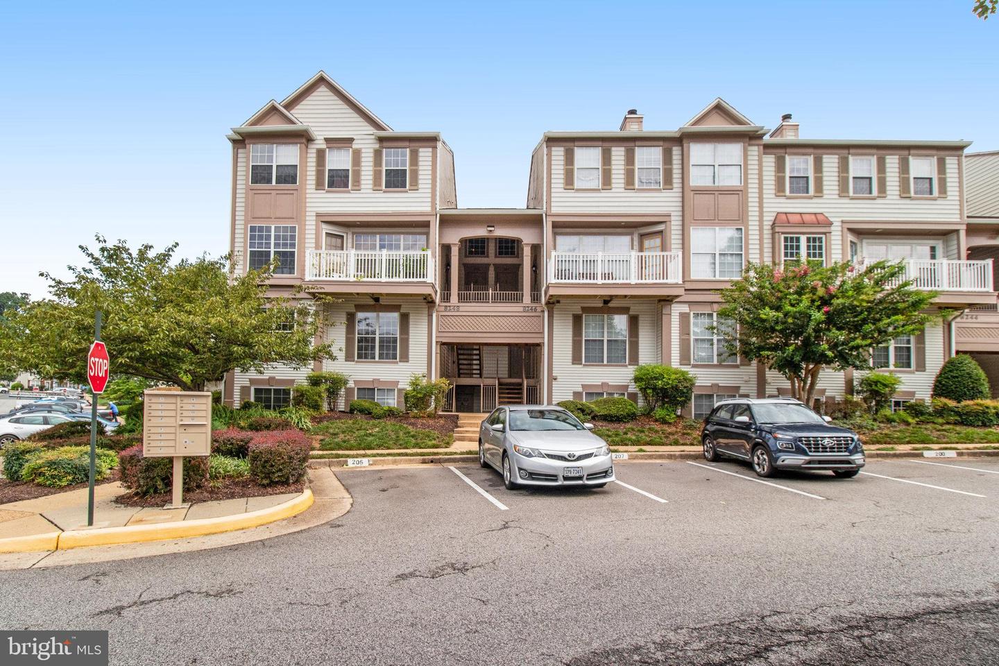 8248 Catbird CIRCLE Unit: 201