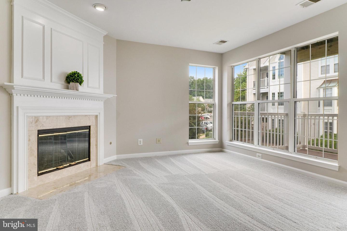 8248 Catbird CIRCLE Unit: 201