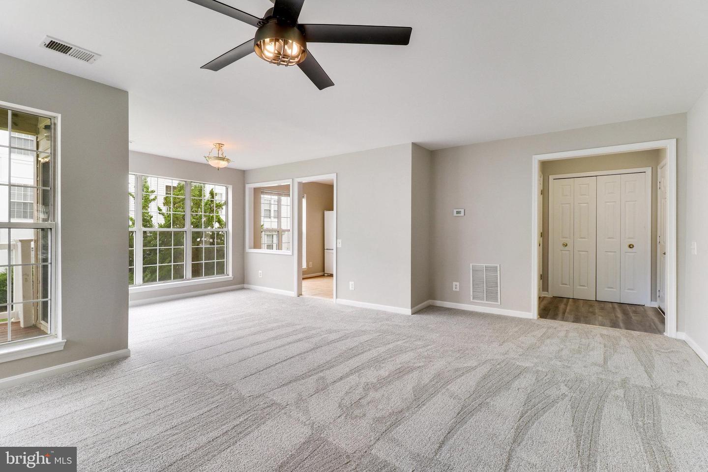 8248 Catbird CIRCLE Unit: 201