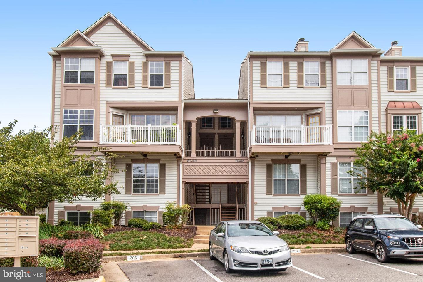 8248 Catbird CIRCLE Unit: 201