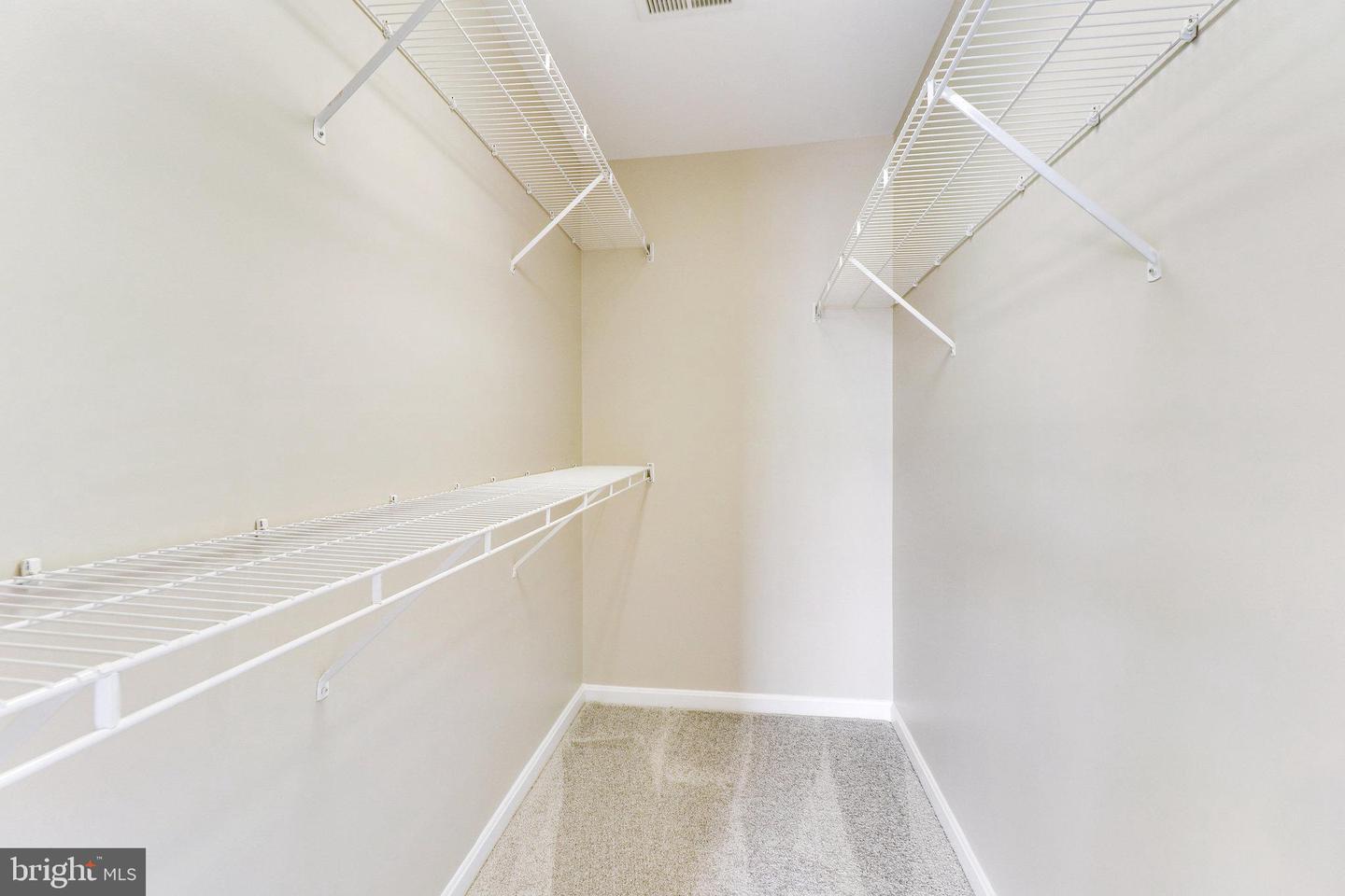 8248 Catbird CIRCLE Unit: 201
