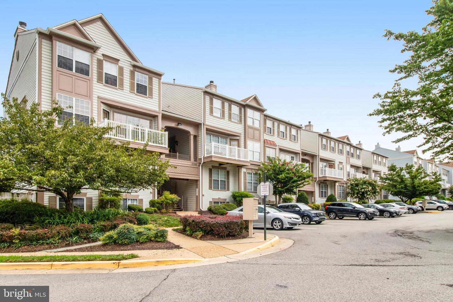 8248 Catbird CIRCLE Unit: 201