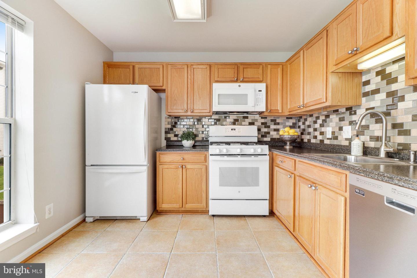 8248 Catbird CIRCLE Unit: 201