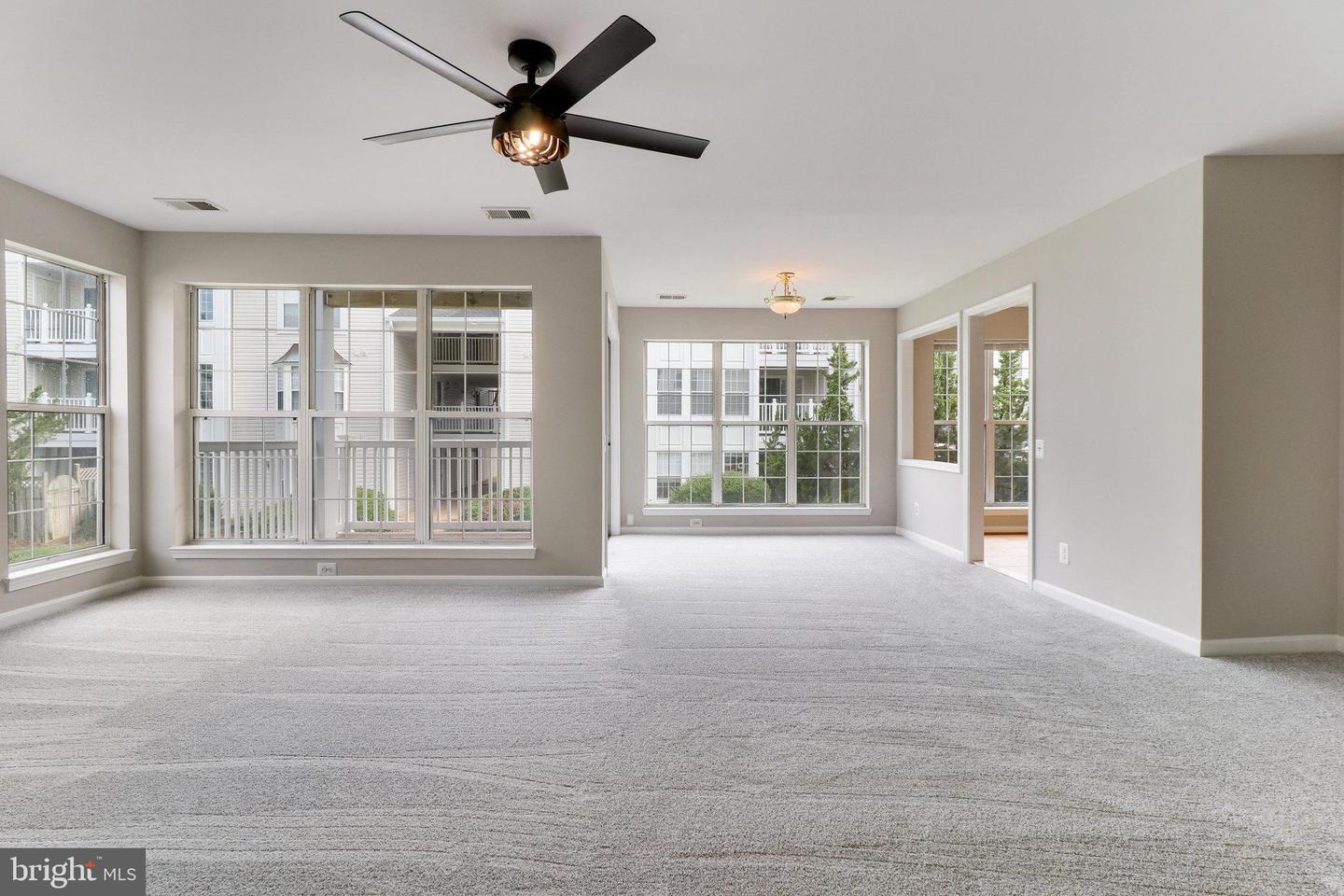 8248 Catbird CIRCLE Unit: 201