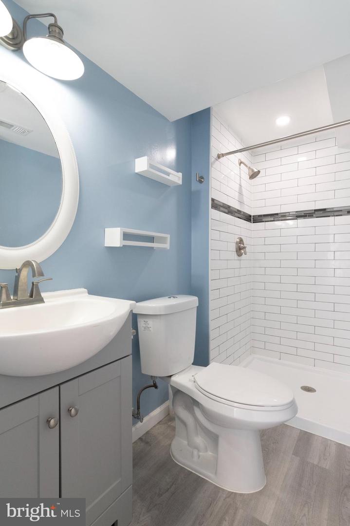 7702 Brandeis WAY
