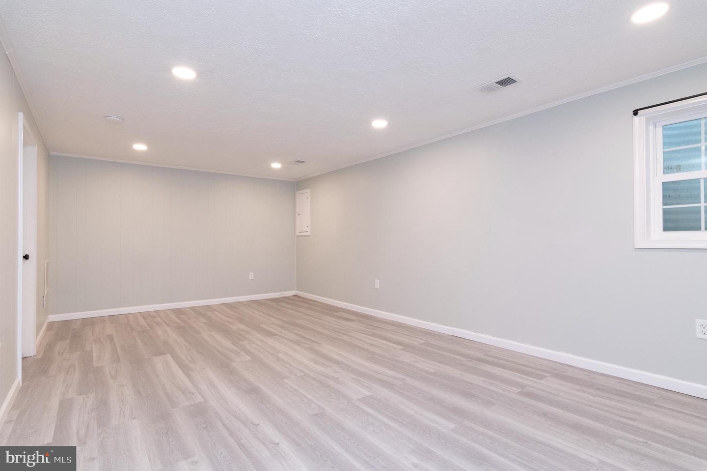 7702 Brandeis WAY