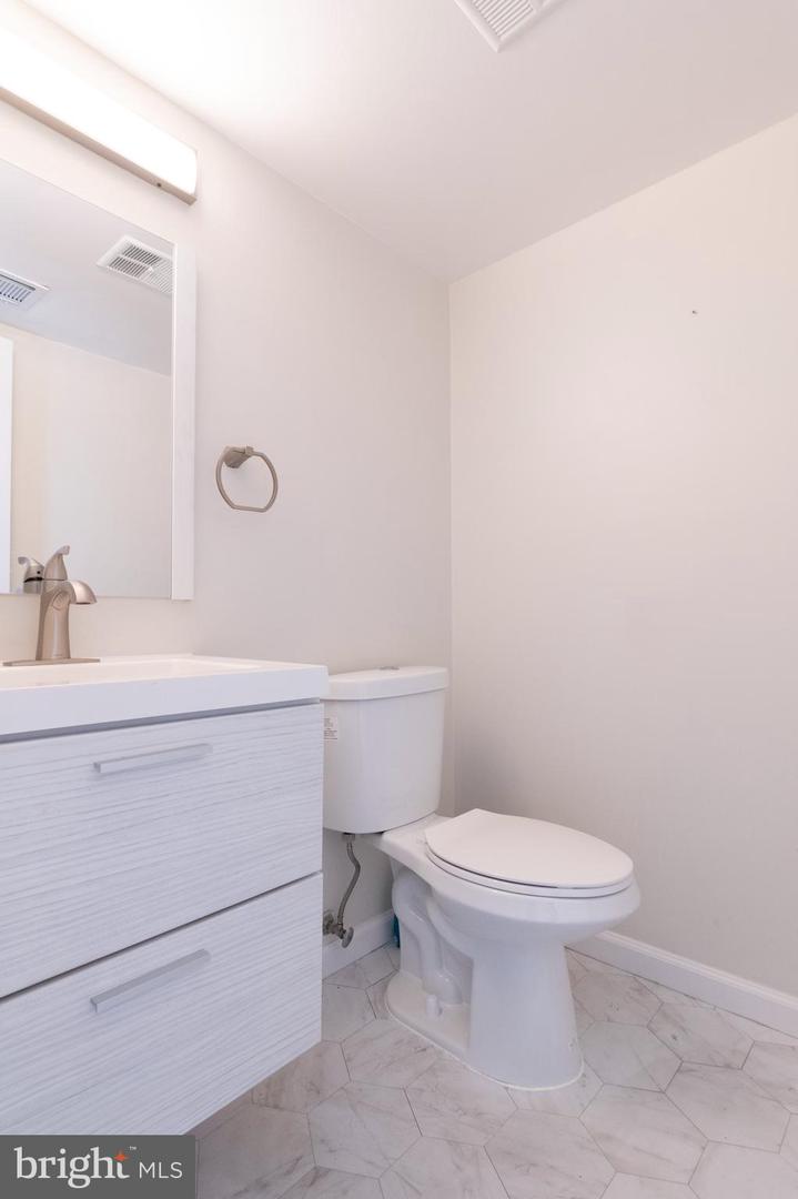 7702 Brandeis WAY