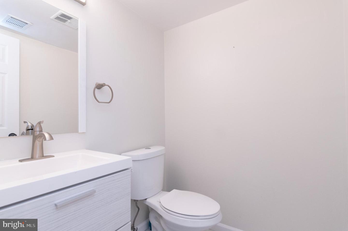 7702 Brandeis WAY