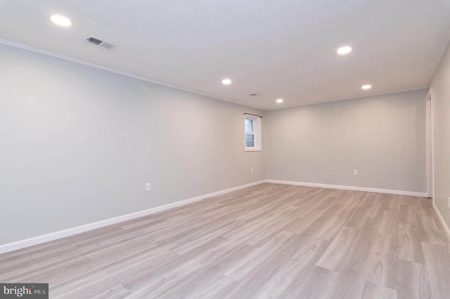 7702 Brandeis WAY