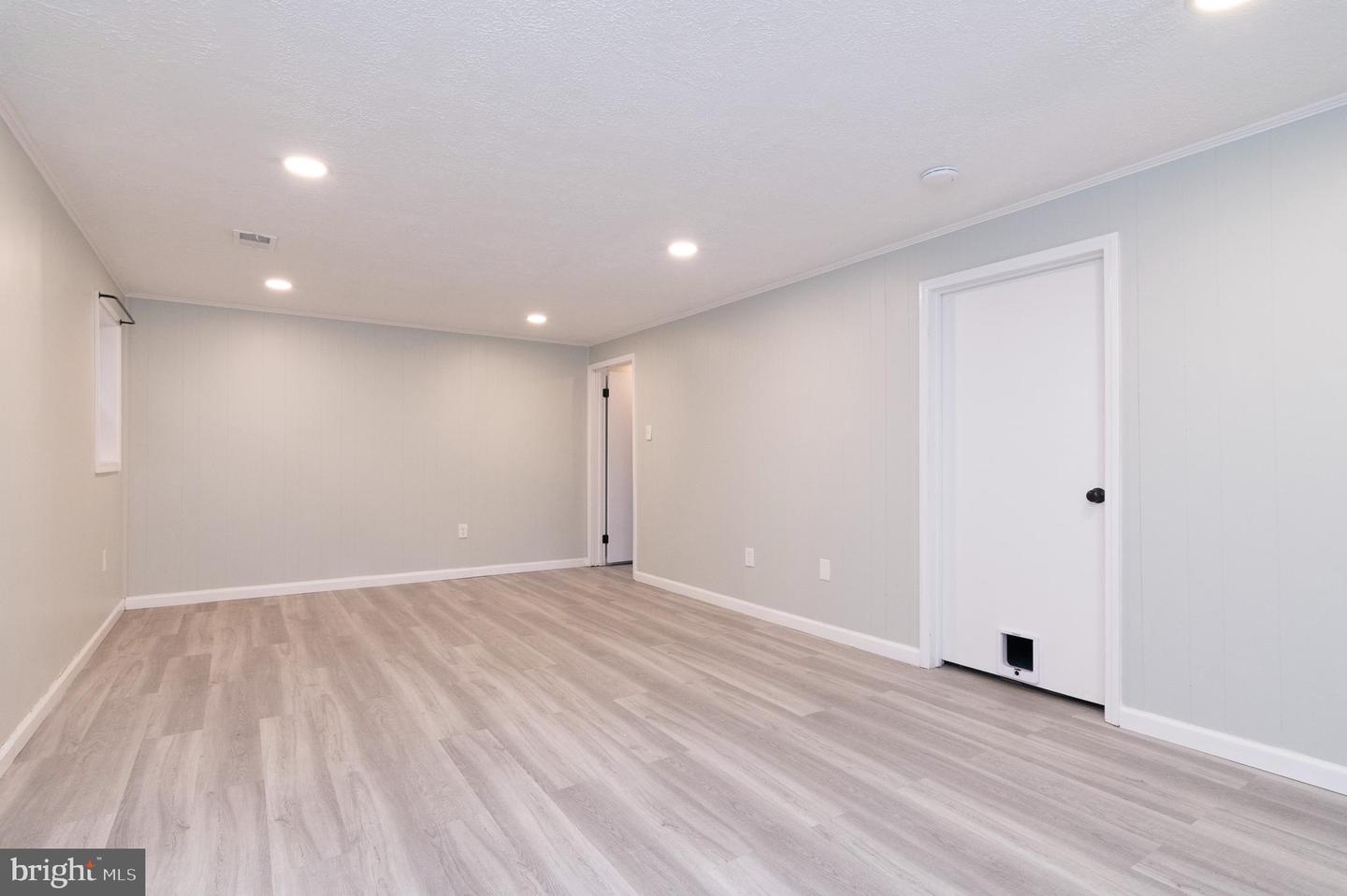 7702 Brandeis WAY