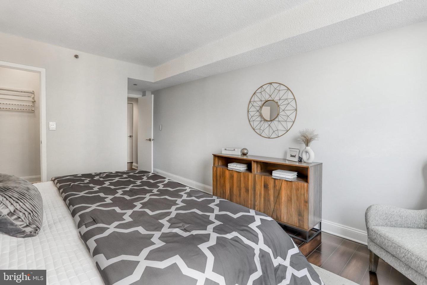 5501 Seminary ROAD Unit: 703S