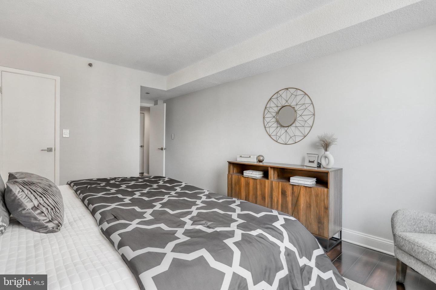 5501 Seminary ROAD Unit: 703S