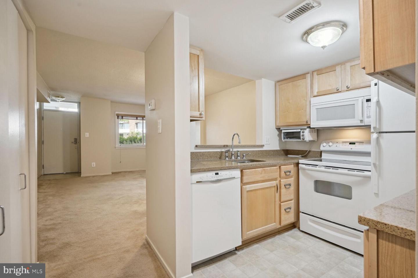 1951 Sagewood LANE Unit: 10