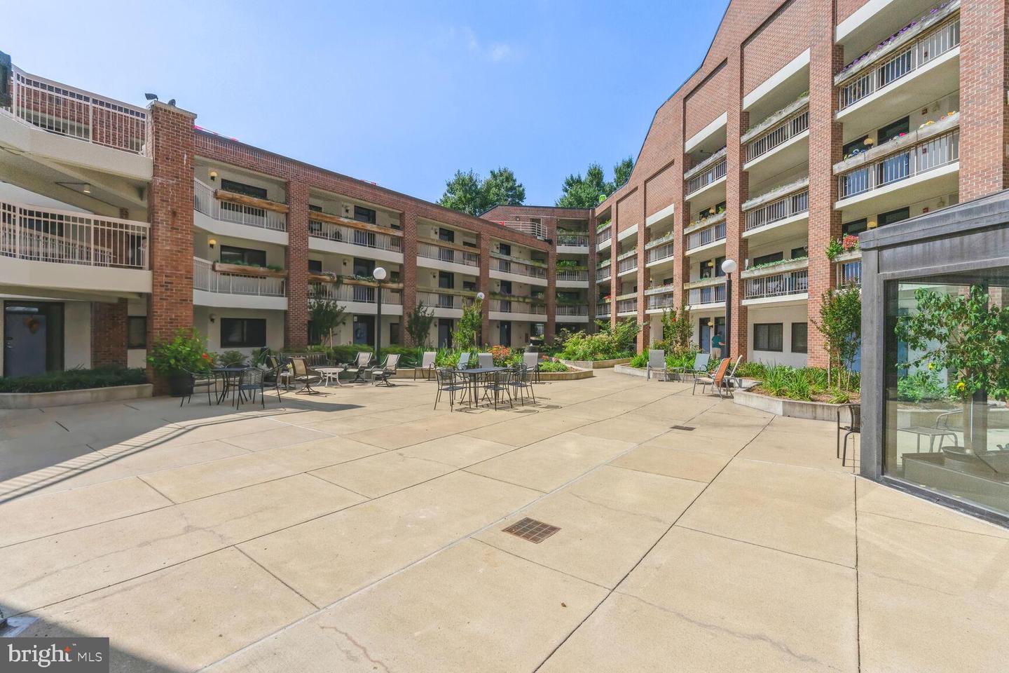 1951 Sagewood LANE Unit: 10