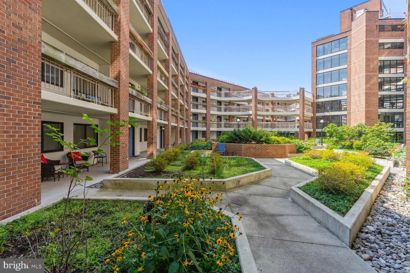 1951 Sagewood LANE Unit: 10
