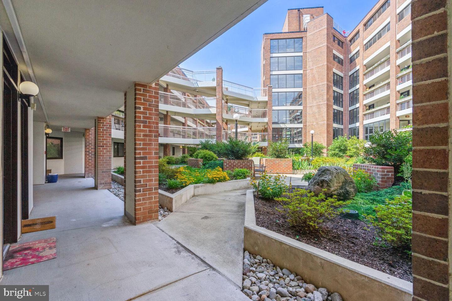 1951 Sagewood LANE Unit: 10
