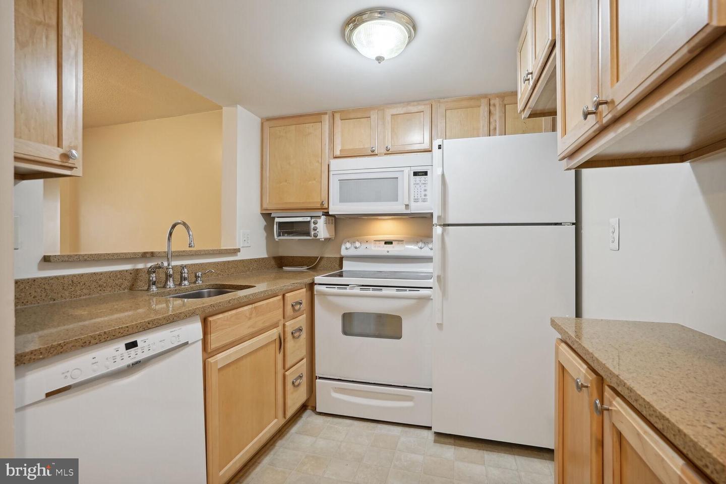 1951 Sagewood LANE Unit: 10