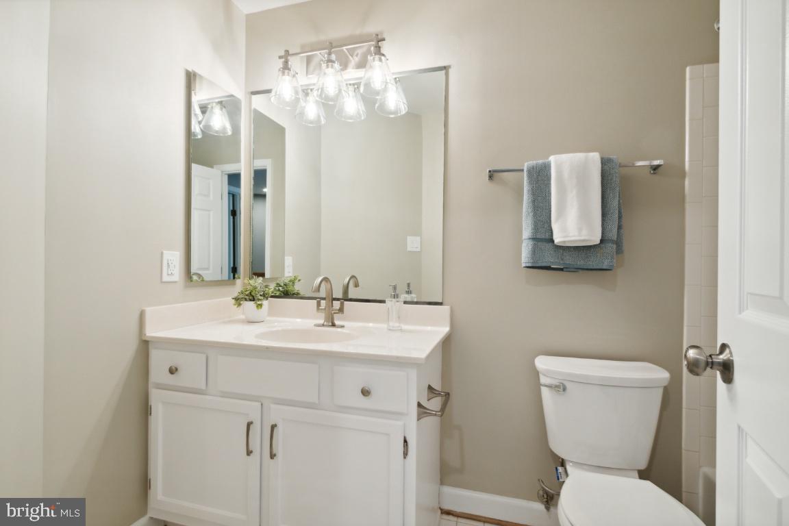3903 Barcroft Mews COURT