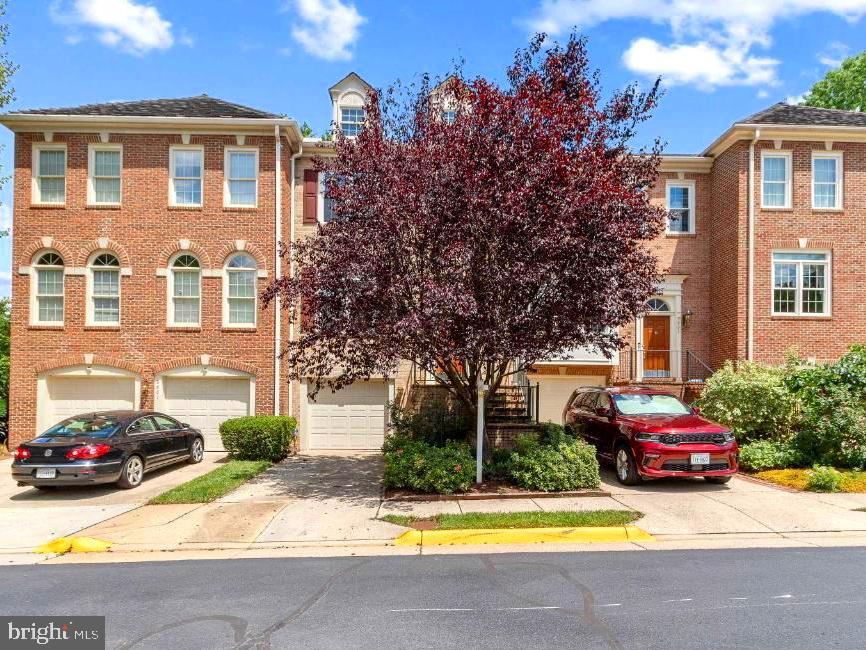 3903 Barcroft Mews COURT