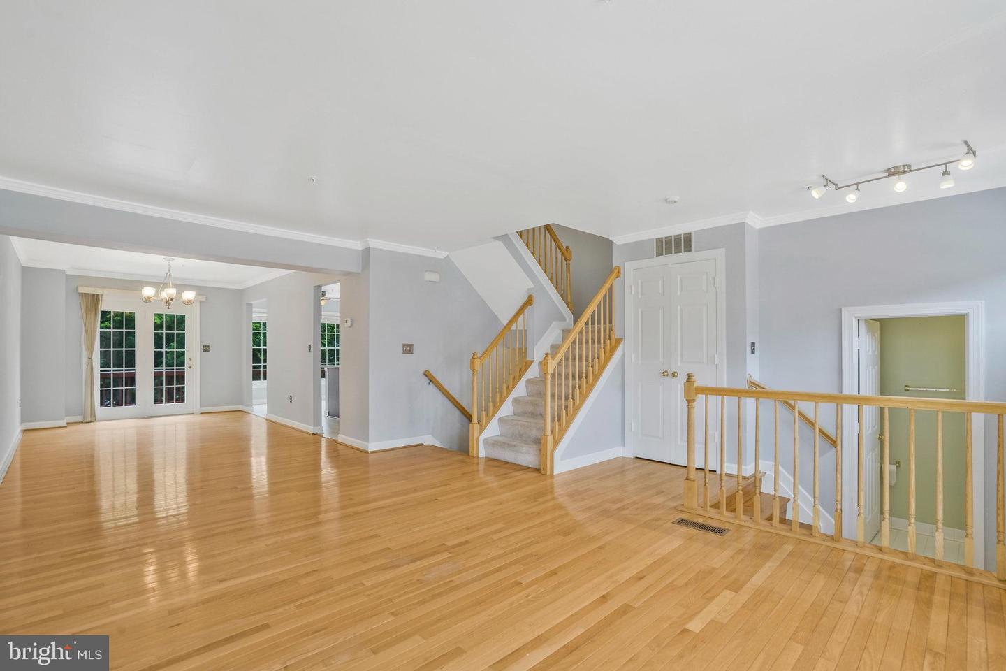 6223 Squires Hill DRIVE