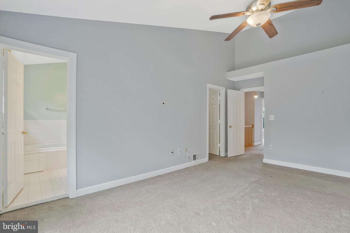 6223 Squires Hill DRIVE