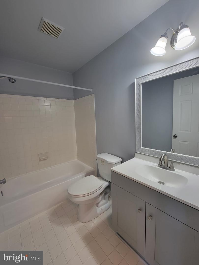 6223 Squires Hill DRIVE