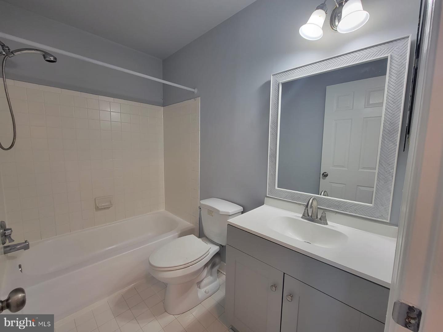 6223 Squires Hill DRIVE