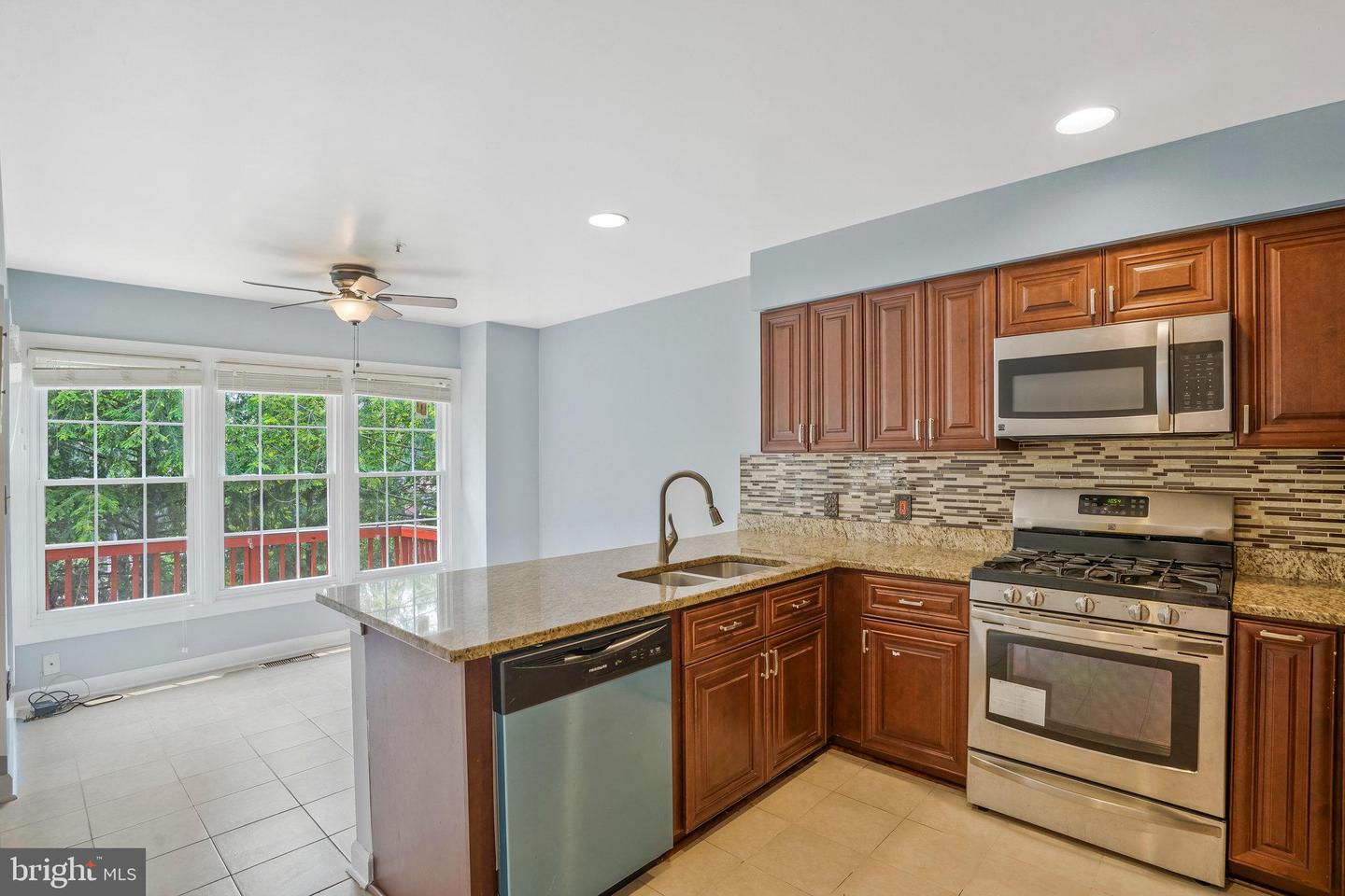 6223 Squires Hill DRIVE