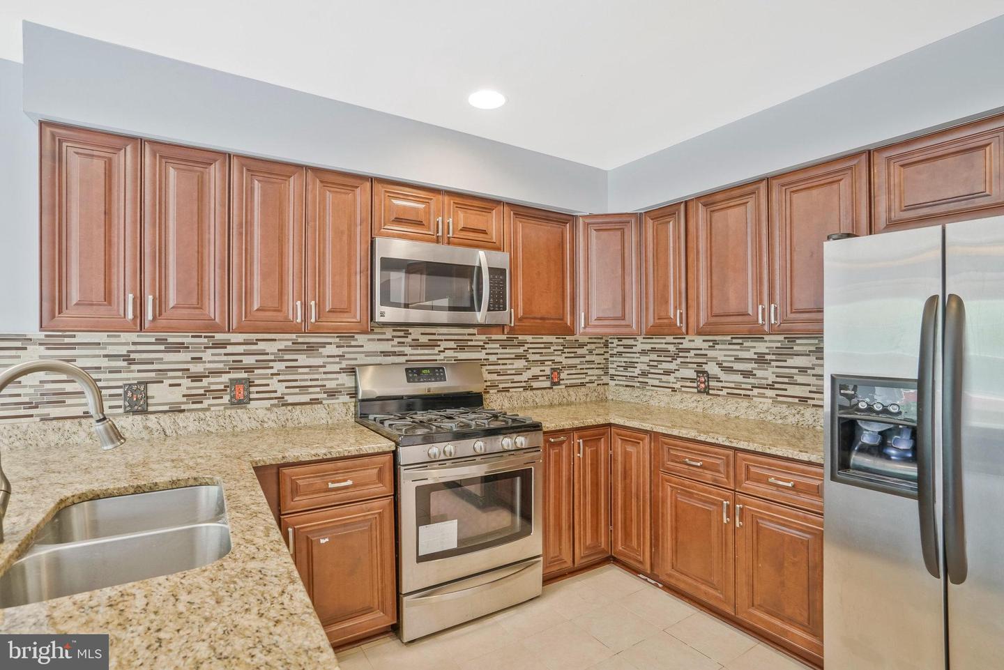 6223 Squires Hill DRIVE