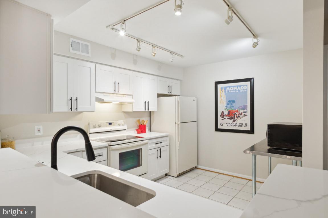 2241 Lovedale LANE Unit: D (407C)