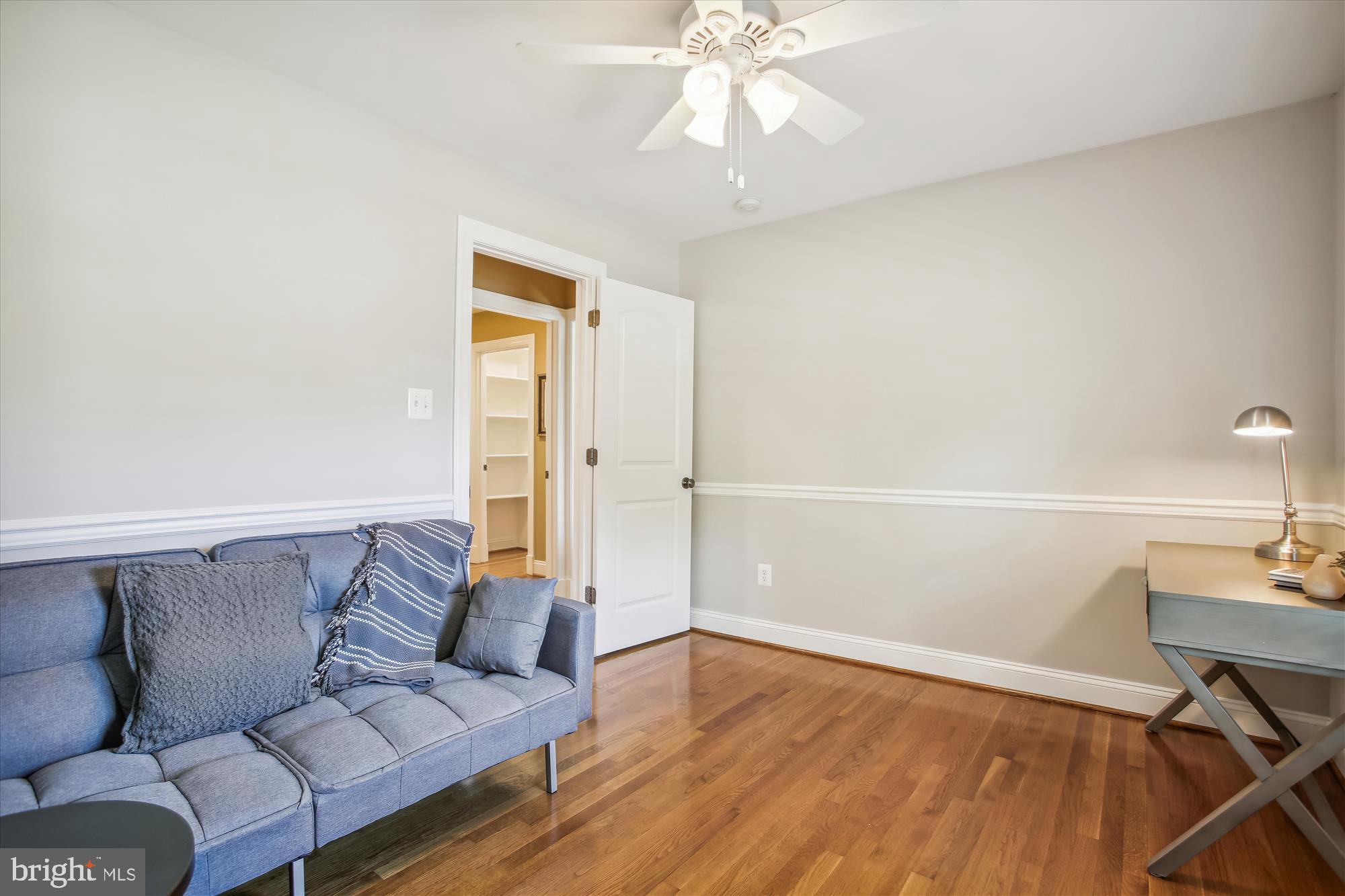 409 Colin LANE NW