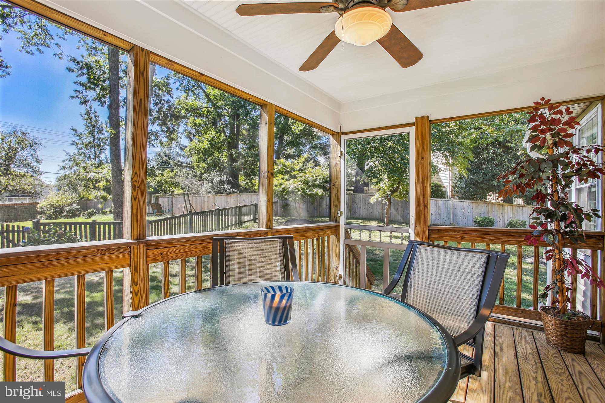 409 Colin LANE NW