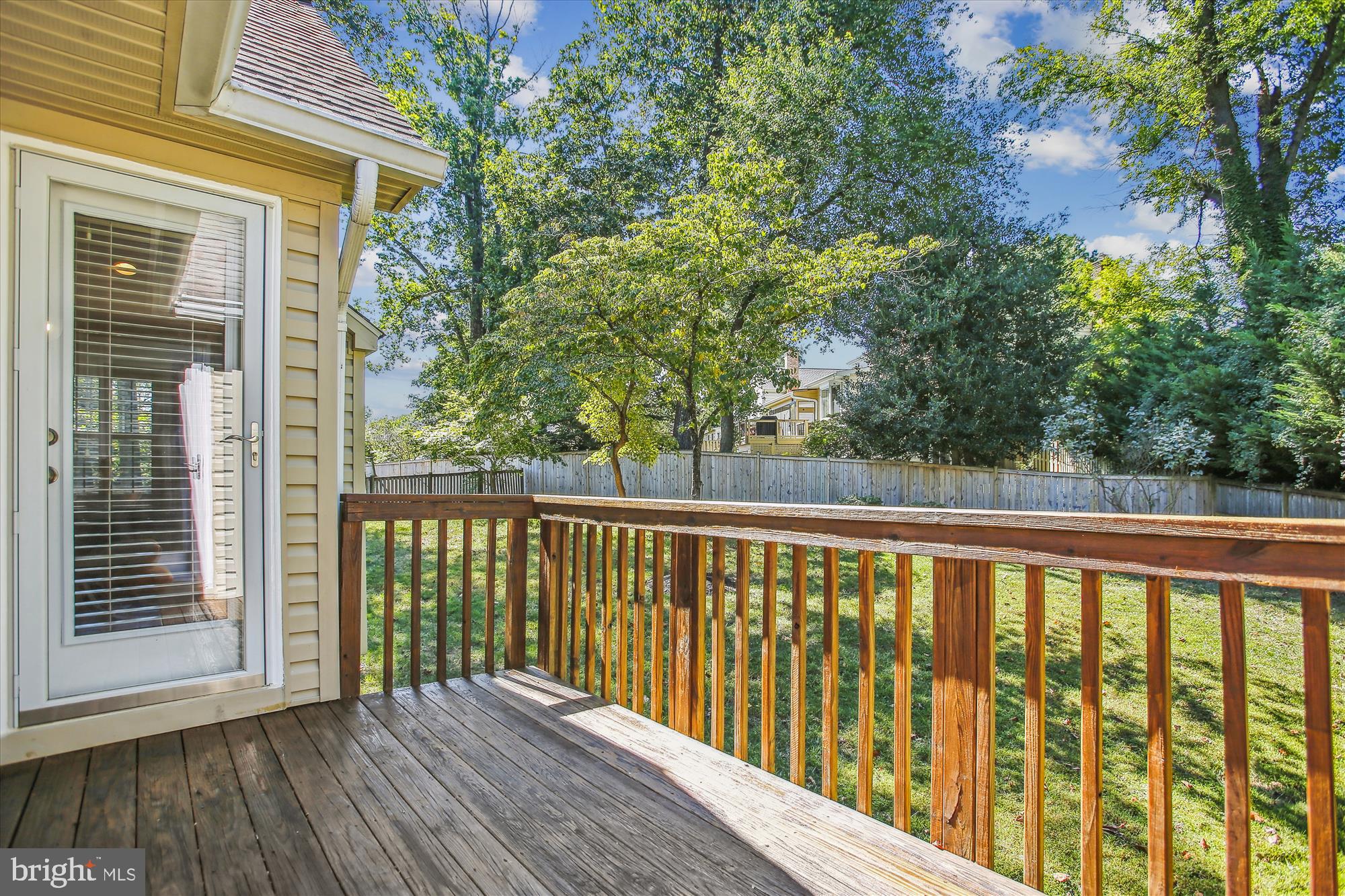 409 Colin LANE NW