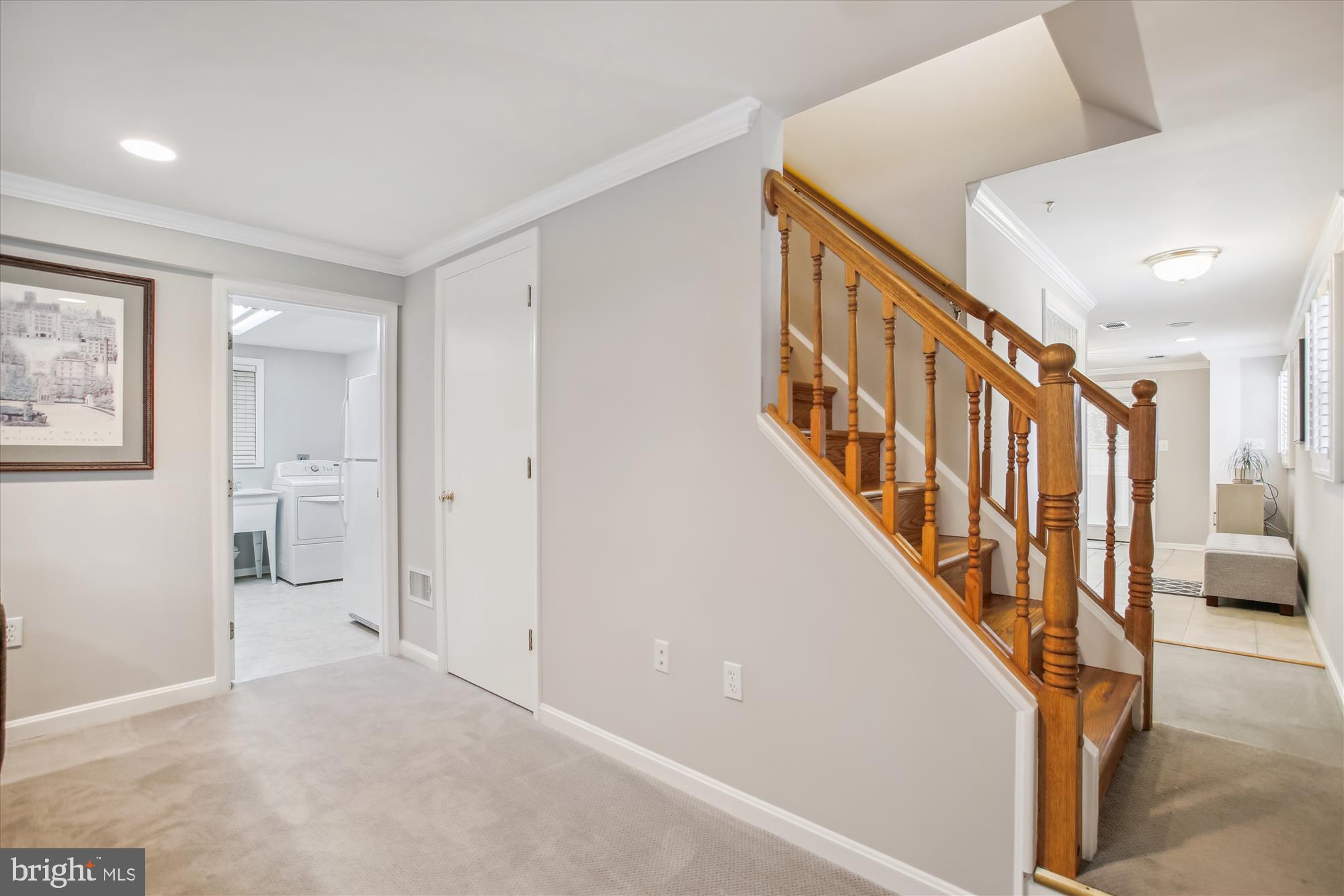 409 Colin LANE NW