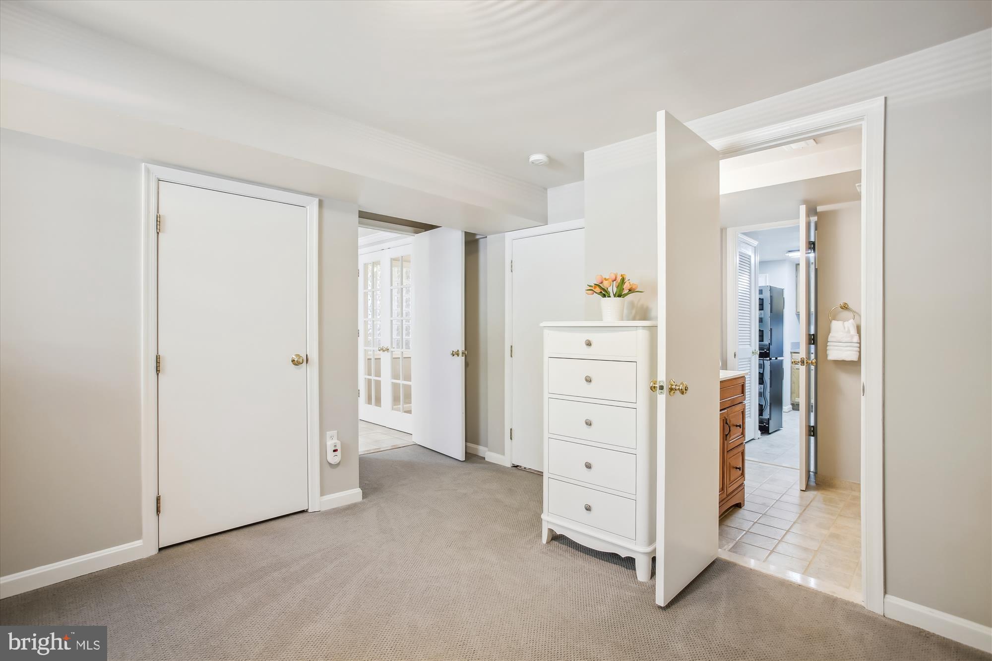 409 Colin LANE NW