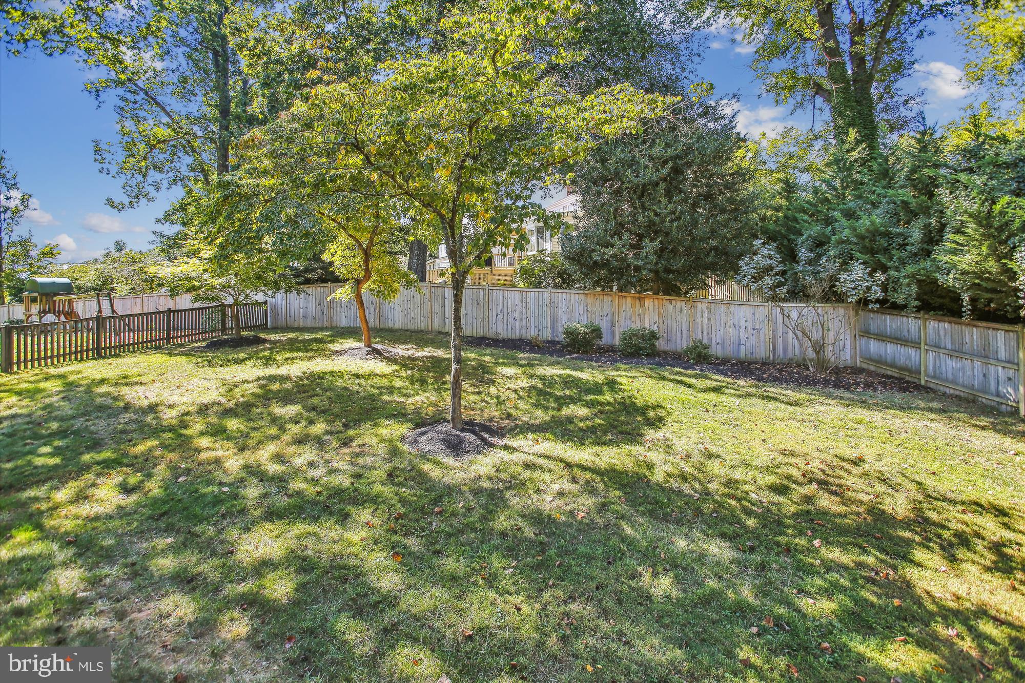 409 Colin LANE NW